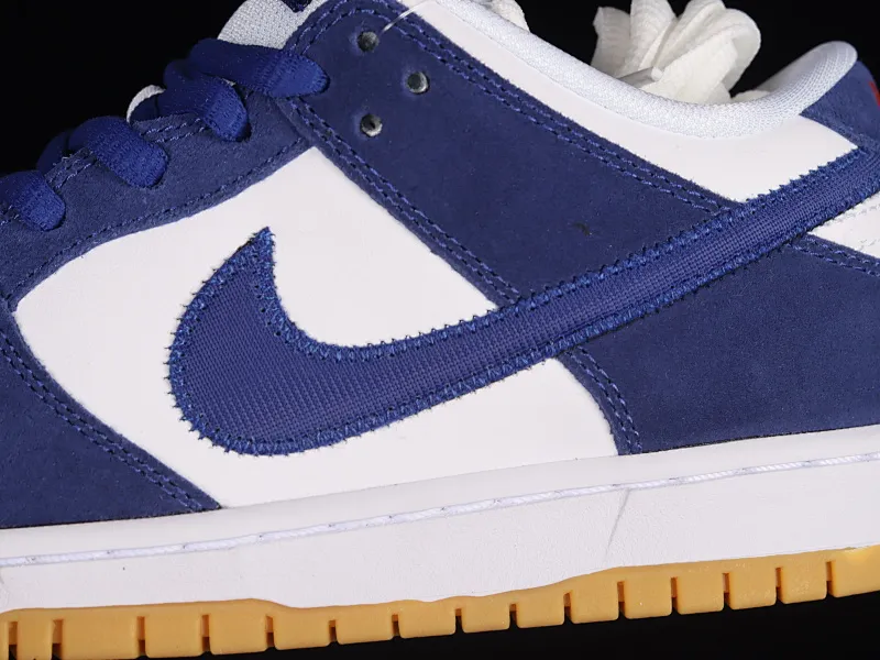 All Categories Nk SB Dunk Series Nk SB Dunk Low Low-top Sneakers F Version Nk SB Dunk Low White and Blue Los Angeles Dodgers SB Smashing Backboard Fashion Casual Sneakers DO9395-400